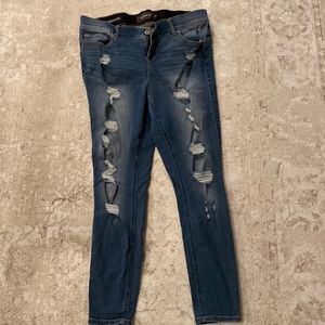 Torrid Distressed bombshell skinny jeans